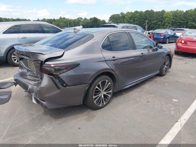 2019 TOYOTA CAMRY SE 4