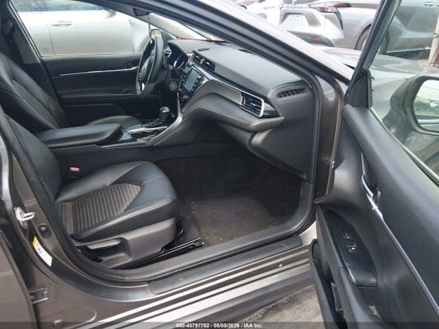 2019 TOYOTA CAMRY SE 5