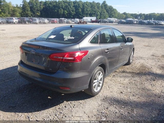 2017 FORD FOCUS SE 4