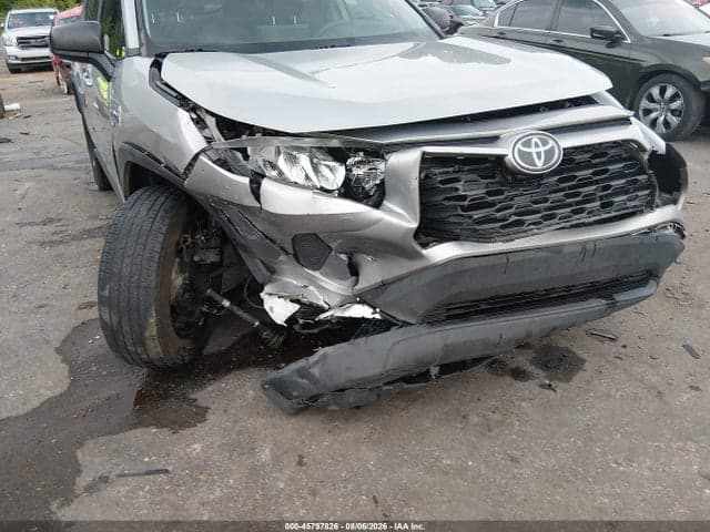 2020 TOYOTA RAV4 LE 17