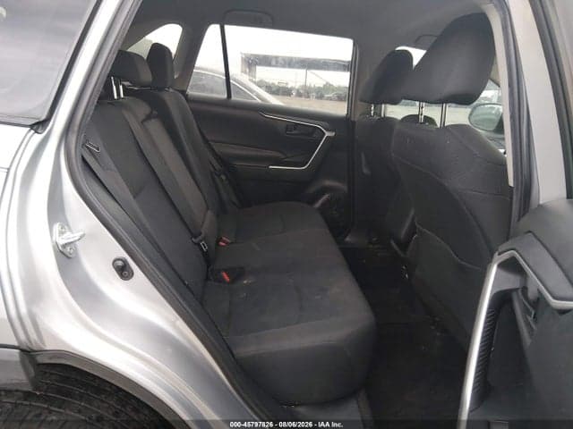 2020 TOYOTA RAV4 LE 8