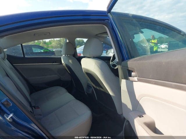 2017 HYUNDAI ELANTRA SE 8