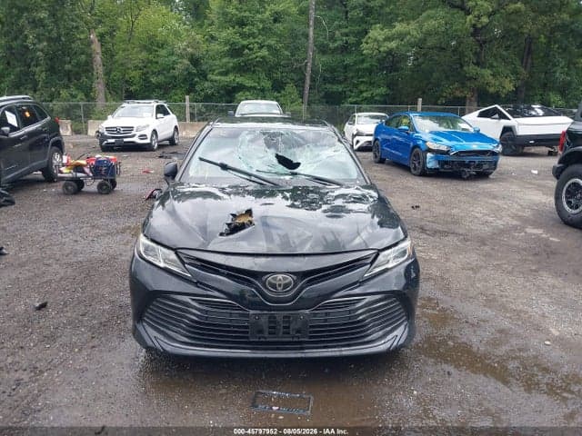 2019 TOYOTA CAMRY LE 11