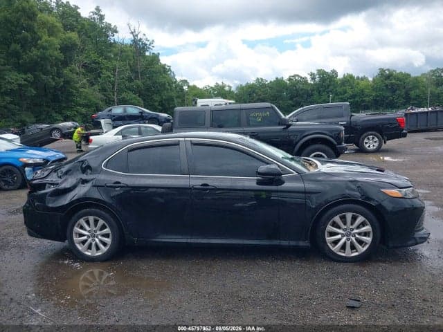 2019 TOYOTA CAMRY LE 12