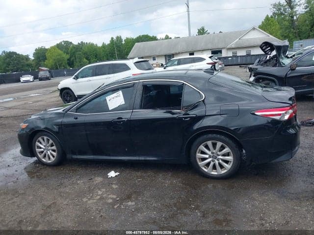 2019 TOYOTA CAMRY LE 13