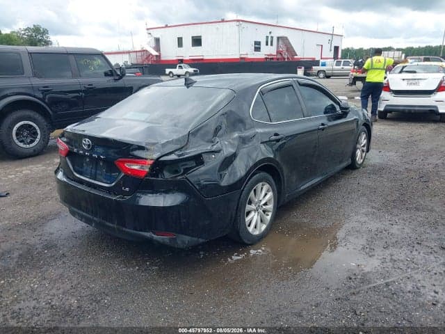 2019 TOYOTA CAMRY LE 4