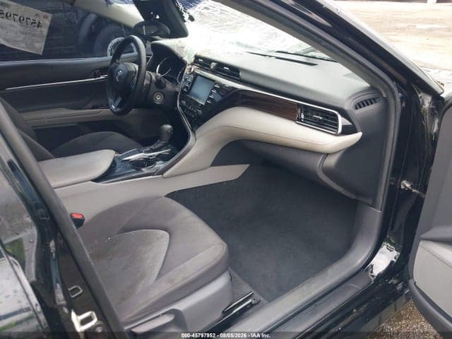 2019 TOYOTA CAMRY LE 5