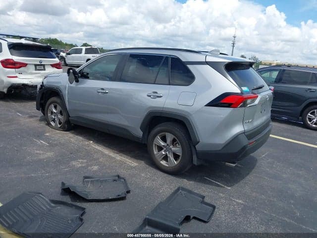 2025 TOYOTA RAV4 XLE 3