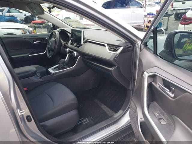 2025 TOYOTA RAV4 XLE 5