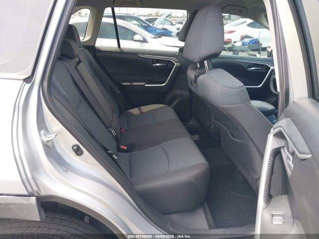 2025 TOYOTA RAV4 XLE 8