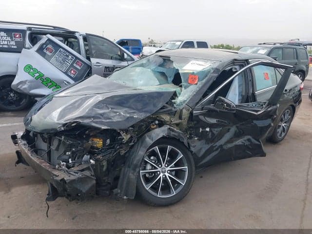 2017 TOYOTA CAMRY XSE 2