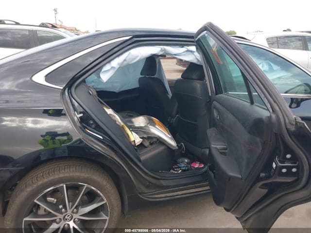 2017 TOYOTA CAMRY XSE 8
