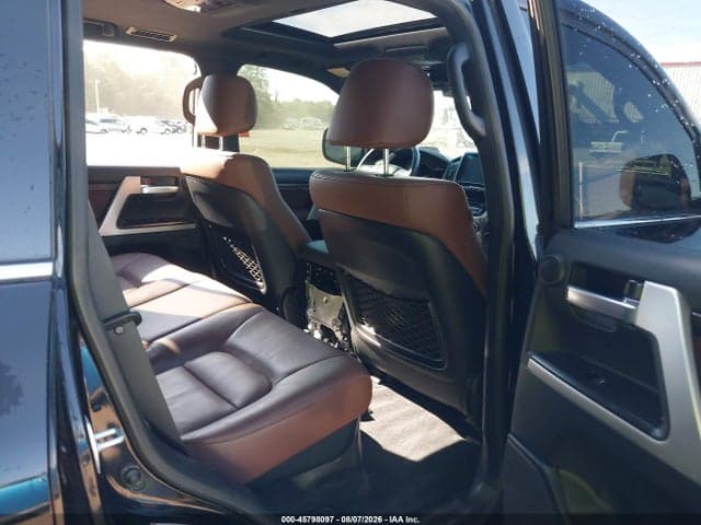 2021 TOYOTA LAND CRUISER 8