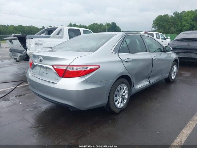 2017 TOYOTA CAMRY LE 4