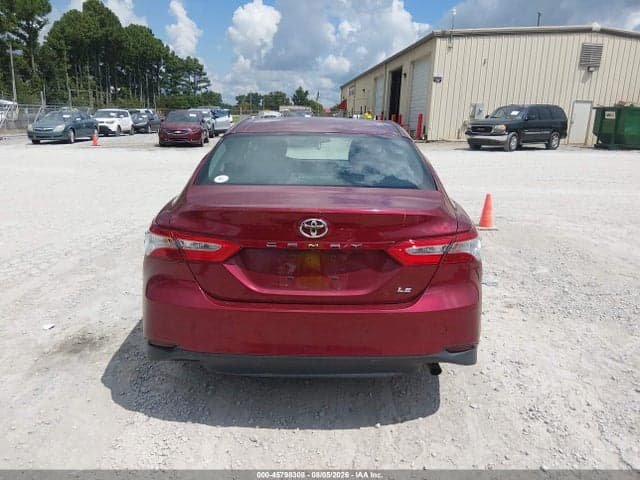 2018 TOYOTA CAMRY LE 17