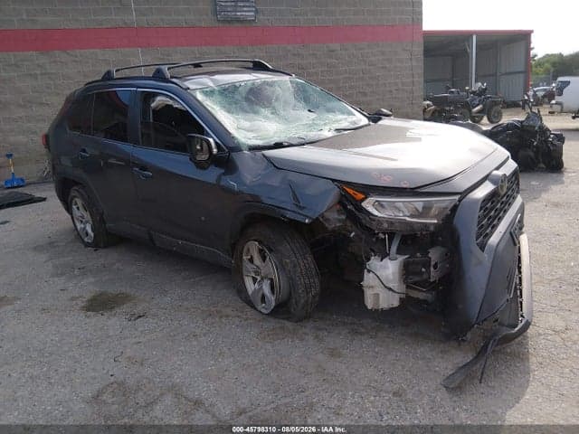2020 TOYOTA RAV4 XLE - 1