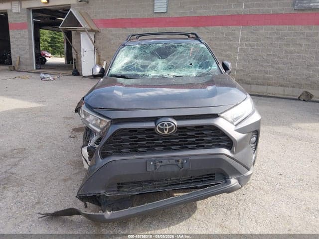 2020 TOYOTA RAV4 XLE 12
