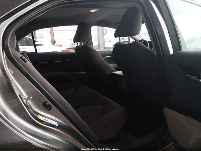 2018 TOYOTA CAMRY HYBRID LE 8