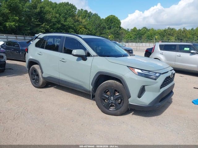 2022 TOYOTA RAV4 XLE 1