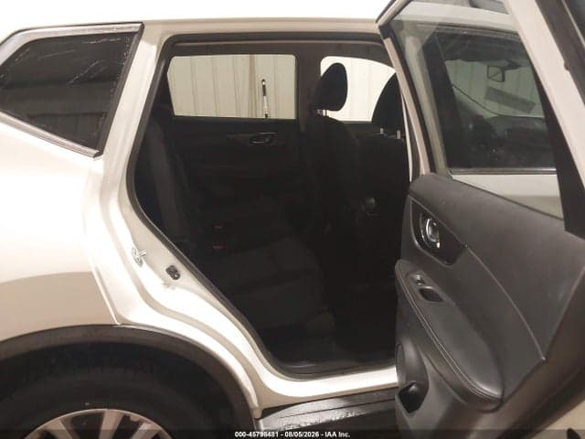 2017 NISSAN ROGUE SV 8