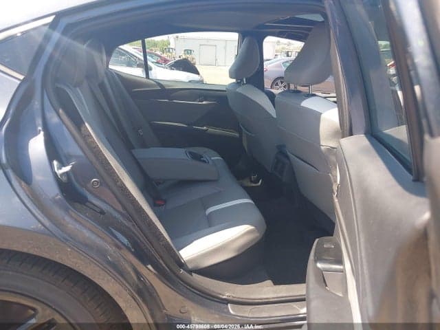 2026 TOYOTA CAMRY SE 8