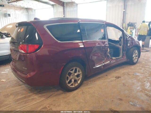 2017 CHRYSLER PACIFICA LIMITED 4