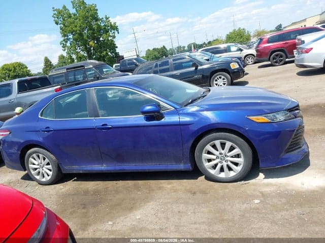2018 TOYOTA CAMRY LE 13