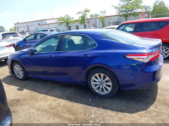 2018 TOYOTA CAMRY LE 14