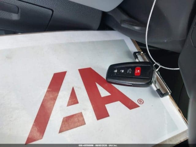 2021 TOYOTA HIGHLANDER XLE 11