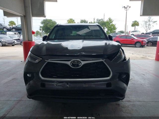 2021 TOYOTA HIGHLANDER XLE 12
