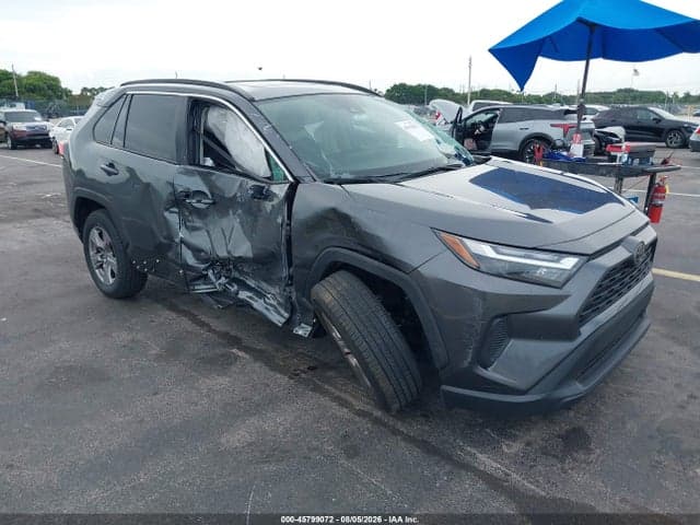 2023 TOYOTA RAV4 XLE 1