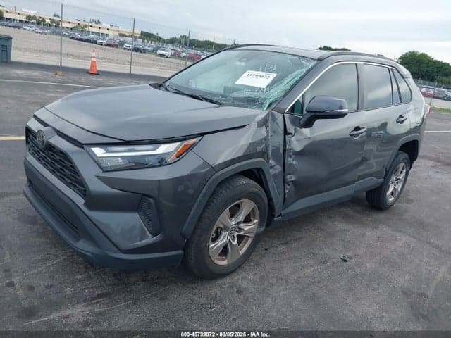 2023 TOYOTA RAV4 XLE 2