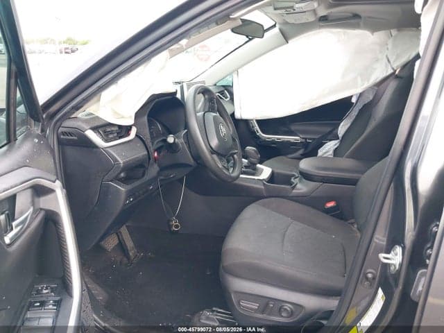 2023 TOYOTA RAV4 XLE 5