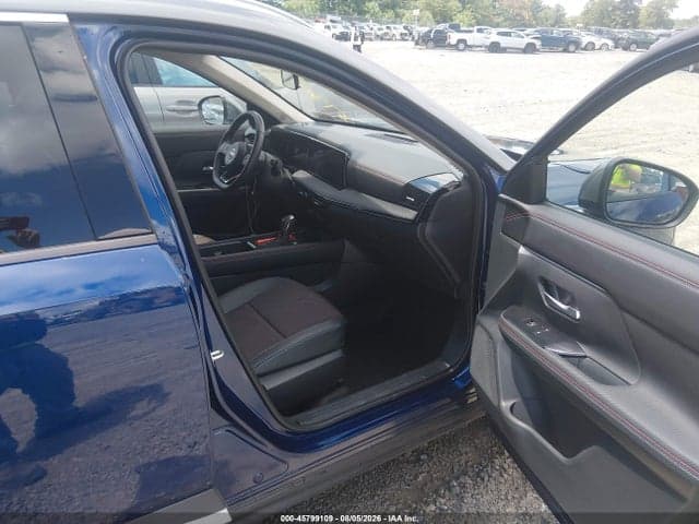 2025 NISSAN KICKS SR INTELLIGENT AWD 5