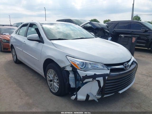2017 TOYOTA CAMRY LE - 1