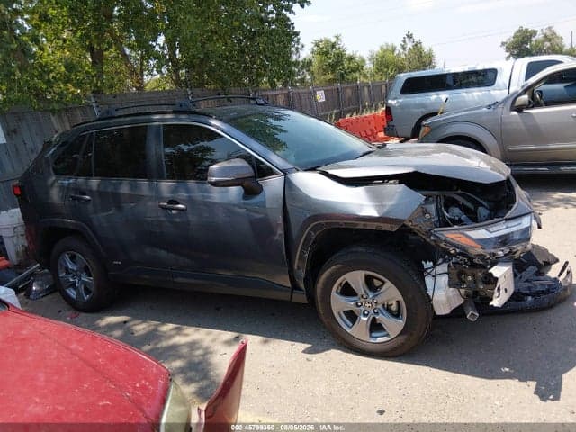 2022 TOYOTA RAV4 HYBRID XLE 14