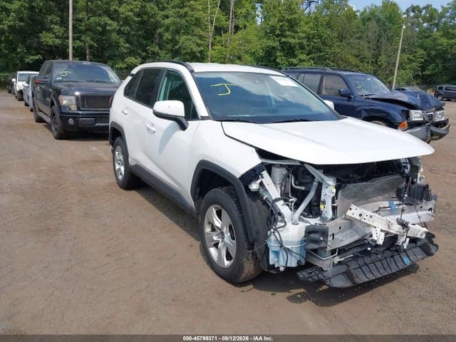 2020 TOYOTA RAV4 XLE 1