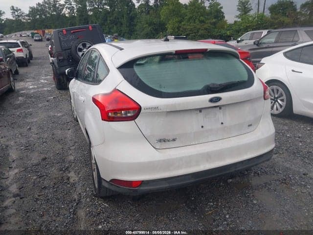 2017 FORD FOCUS SE 3