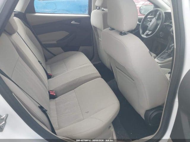 2017 FORD FOCUS SE 8