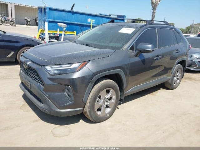 2022 TOYOTA RAV4 XLE 2