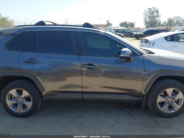 2022 TOYOTA RAV4 XLE 13
