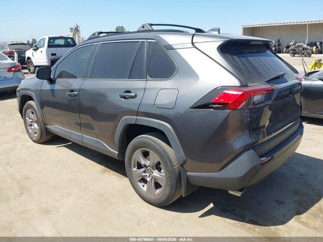 2022 TOYOTA RAV4 XLE 3