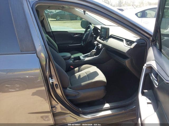 2022 TOYOTA RAV4 XLE 5