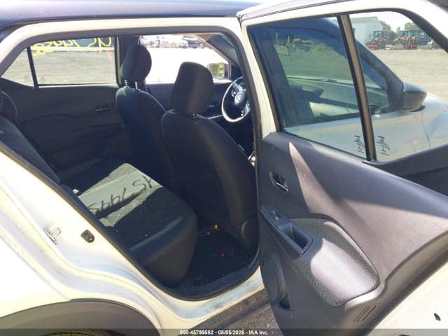 2020 NISSAN KICKS SV XTRONIC CVT 8
