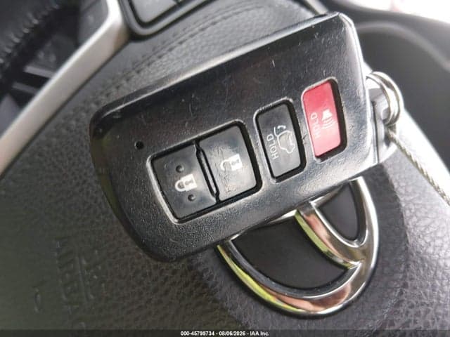 2019 TOYOTA HIGHLANDER XLE 11