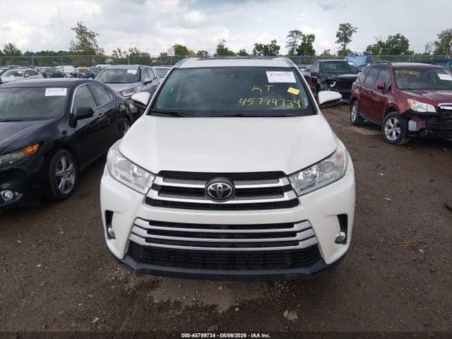 2019 TOYOTA HIGHLANDER XLE 13
