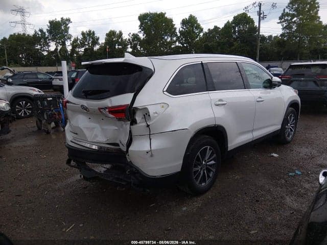 2019 TOYOTA HIGHLANDER XLE 4