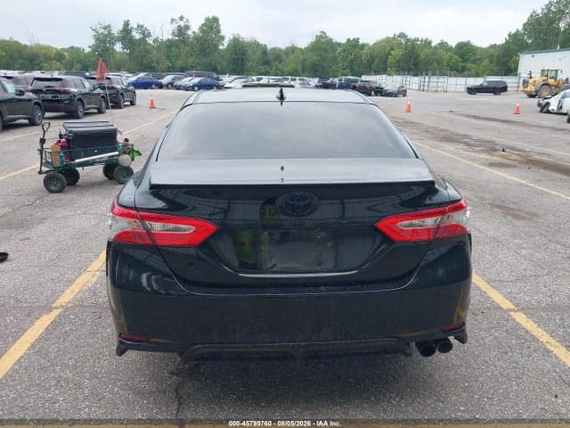 2020 TOYOTA CAMRY SE 16