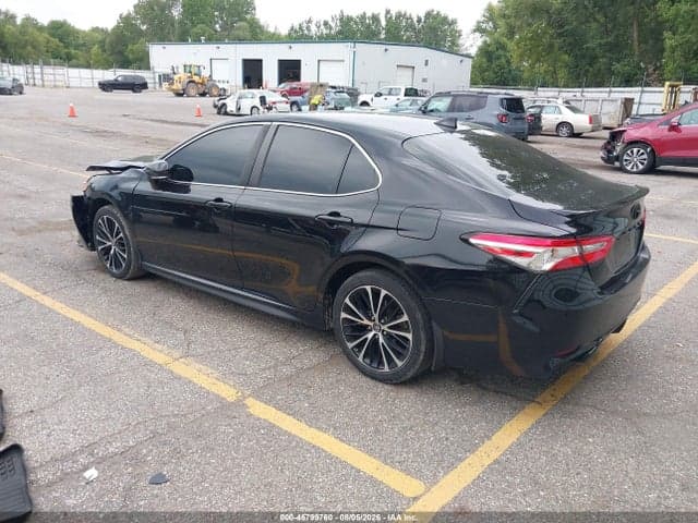 2020 TOYOTA CAMRY SE 3