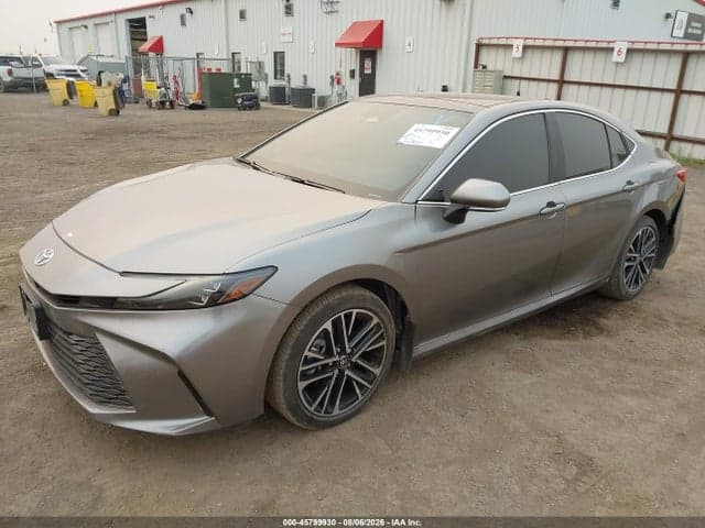 2025 TOYOTA CAMRY XLE 2